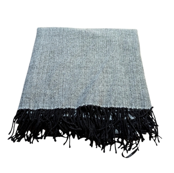 Nordstrom Cozy Herringbone Fringe Shawl One Size - Picture 5 of 6